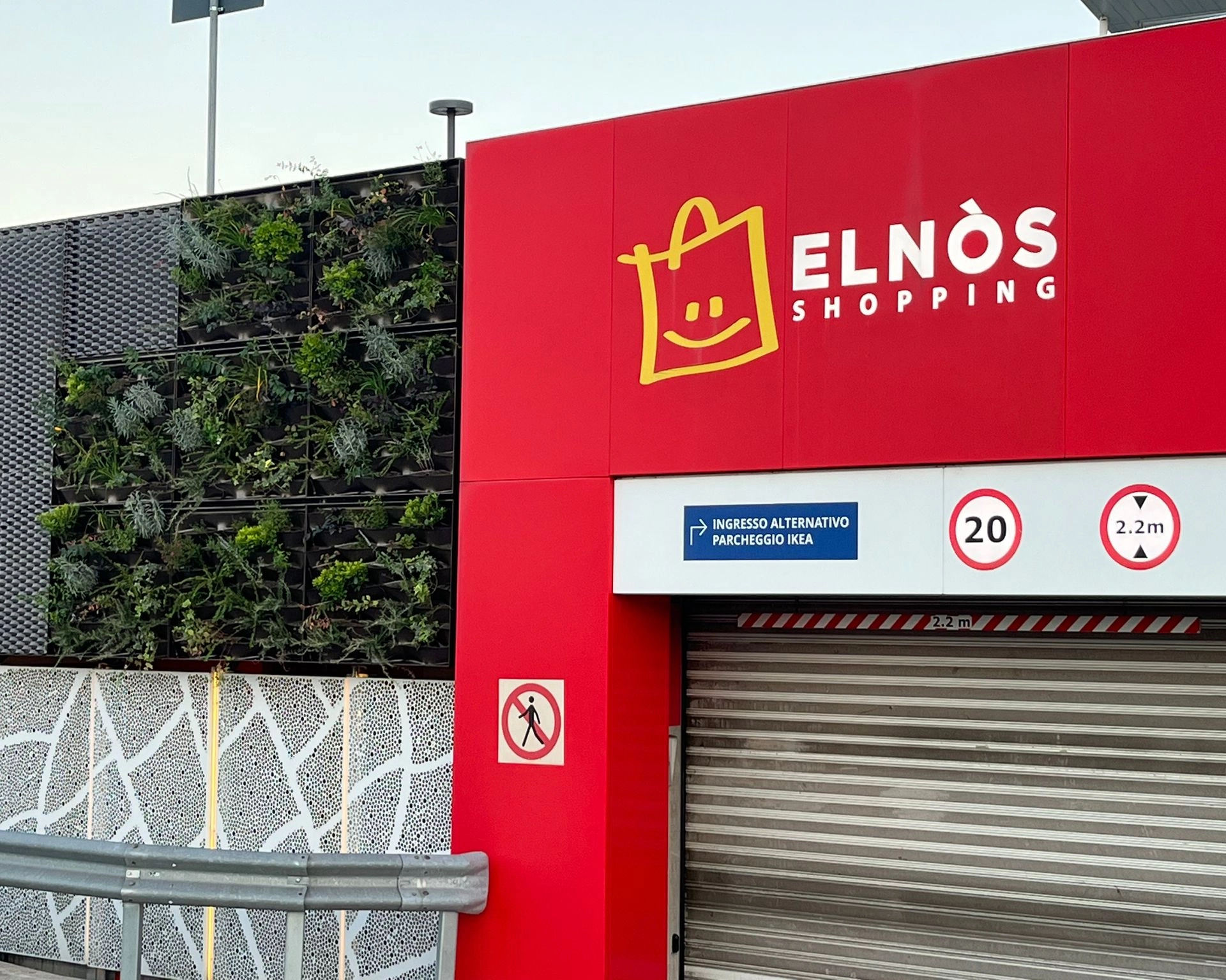 Giardini aziendali verticali come Elnos - Il Lauro