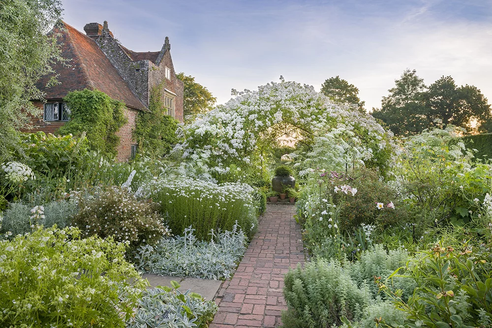 Giardini del castello Sissinghurst giardini all'inglese fioriti - Il Lauro