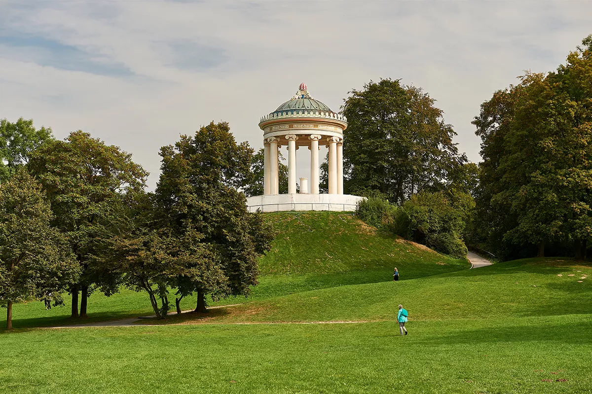 Giardino all'inglese: monumento - Il Lauro