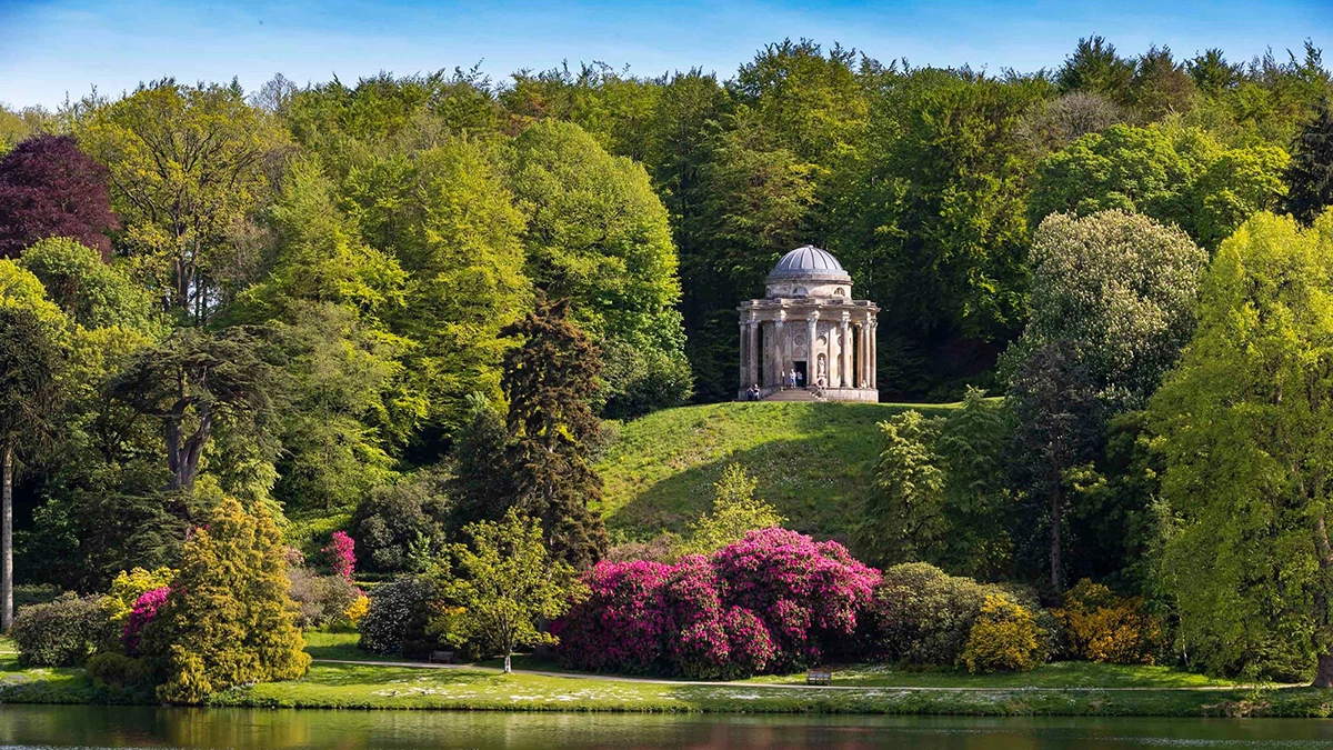 Tenuta Stourhead giardino all'inglese con laghetto - Il Lauro